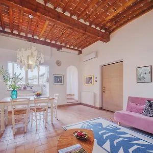  Casa vacanze La Casa Di Aida - Within The Historical Walls Of